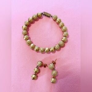 Vintage Sparkly Goldtones Bracelet and Earrings